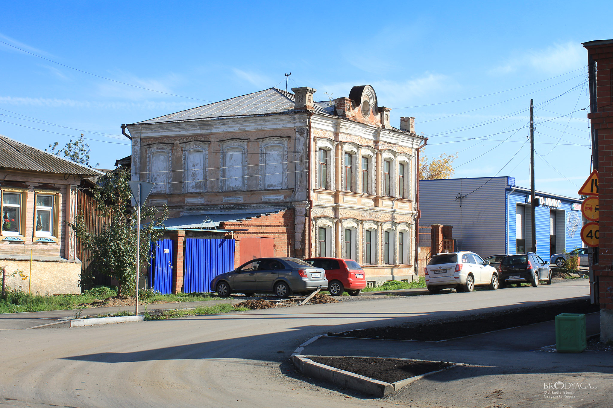 Особняк Власова, ул. Луначарского 4, Невьянск (Nevyansk)
